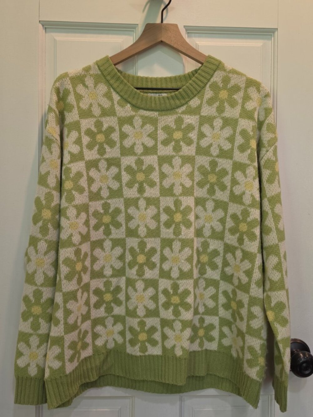 green daisy flower sweater